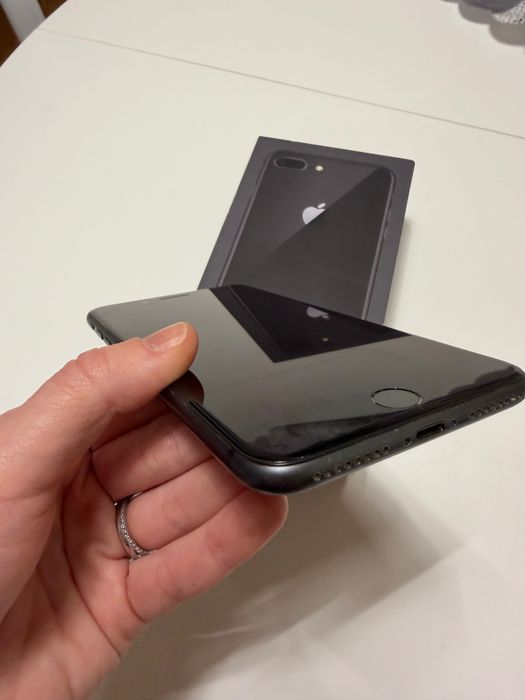 iPhone 8 Plus 256GB с кутия