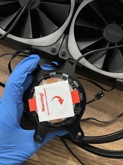 Cooler CPU NZXT Kraken X63 RGB

Coolerul este in stare buna, cu urme m