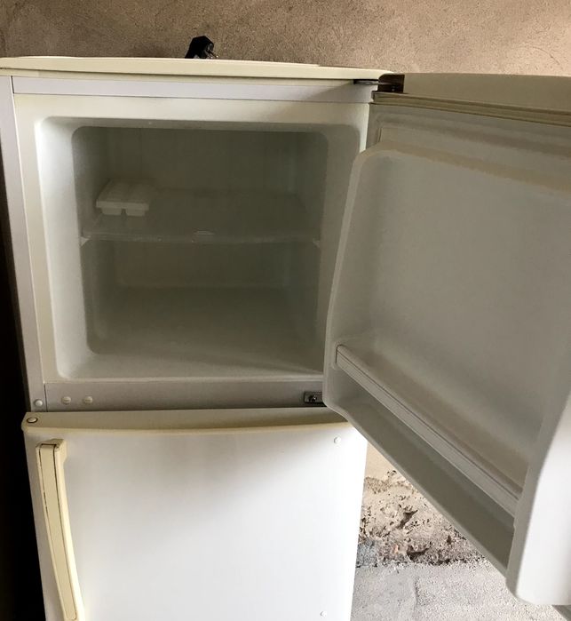 Холодильник сотилади!