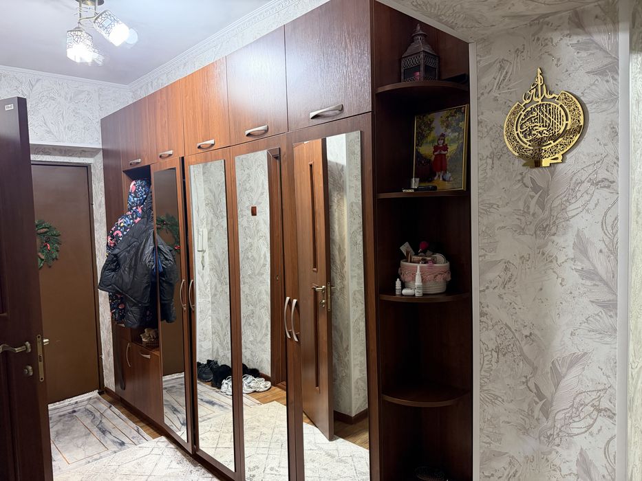 Шкаф в прихожую.