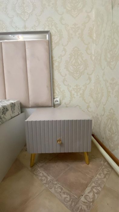 продам кровать с 2 тумбочками