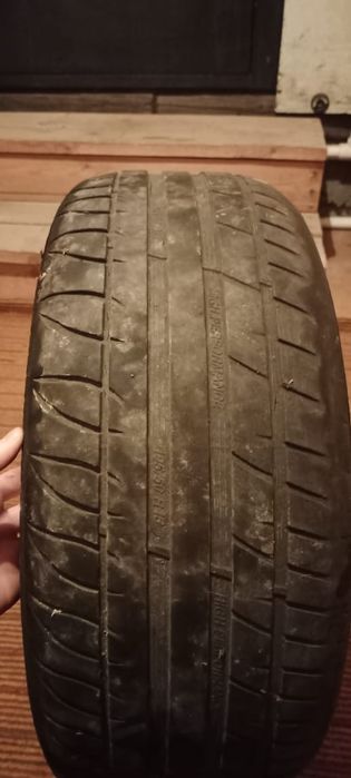 Продам летнюю резину на 15