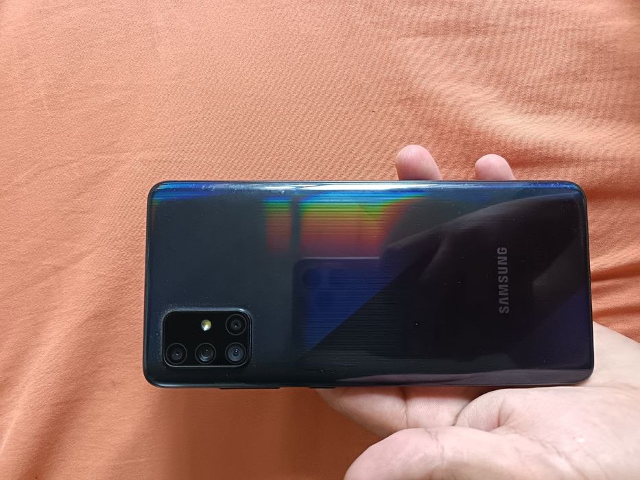 Samsung A71 
6/128 gb
ideal oladiganlar tel qilina
korobka document bo