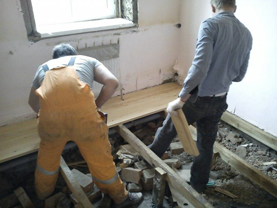 Демонтаж и Вывоз чугунные ВАННЫ.Демонтаж ПОЛА и вывоз мусора..