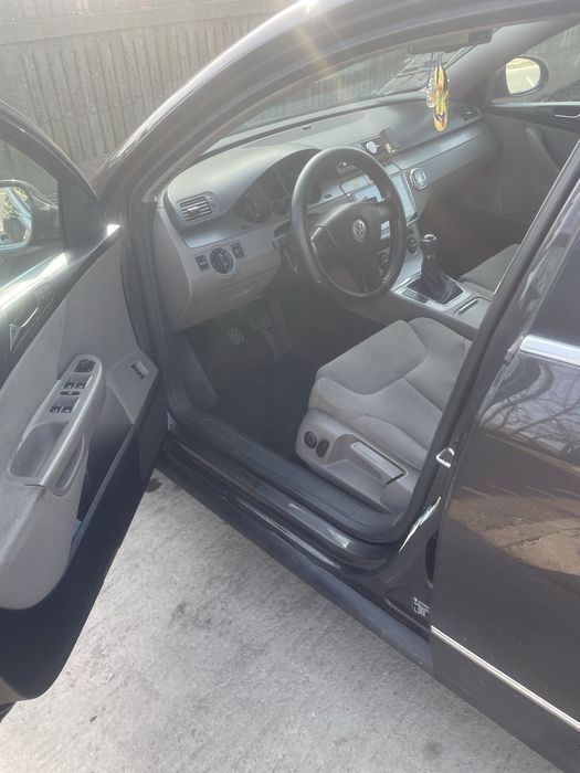 Vand pasat b6 stare buna pret 1900 euro