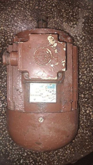 NOU - Motor electric trifazat 0.75 kw 1000 rpm 90 B3