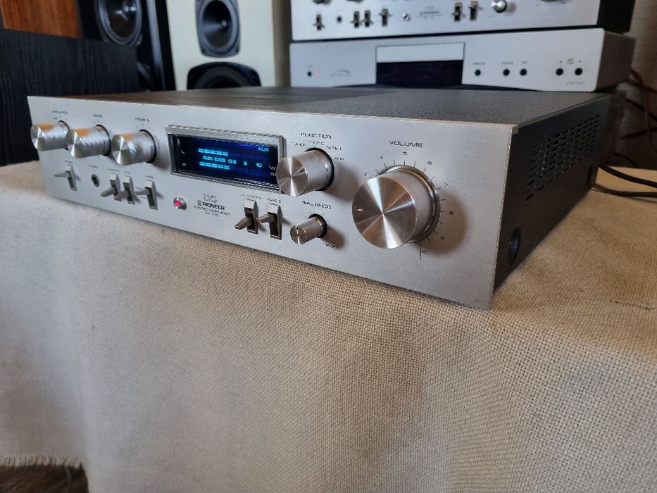 Pioneer SA - 710. Blu Line , 65 watts/canal. Perfecta stare.