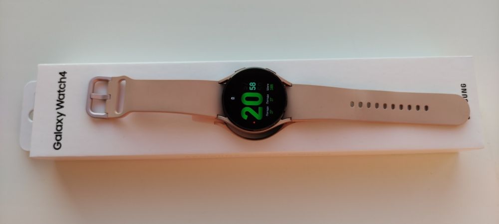 Продам Samsung galaxy watch 4
