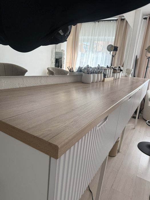 Mobila salon make-up + 2 scaune salon