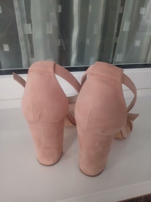 Дамски розови сандали