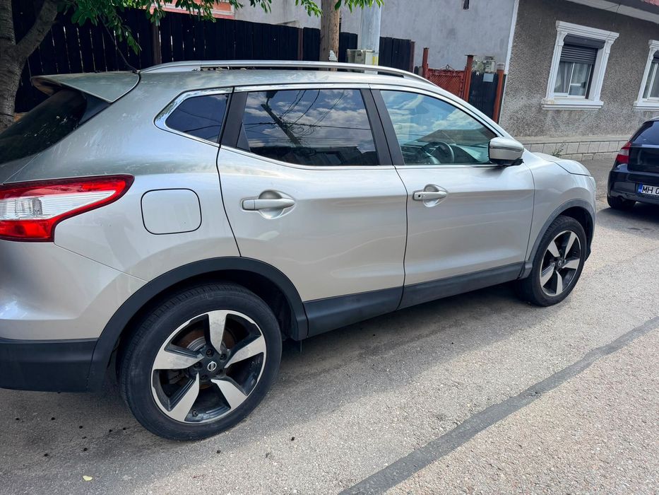 Nissan Qashqai N-Tec volan UK