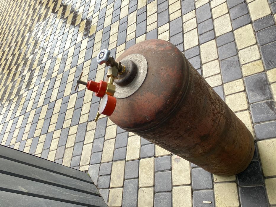 Газовый балон с редуктором