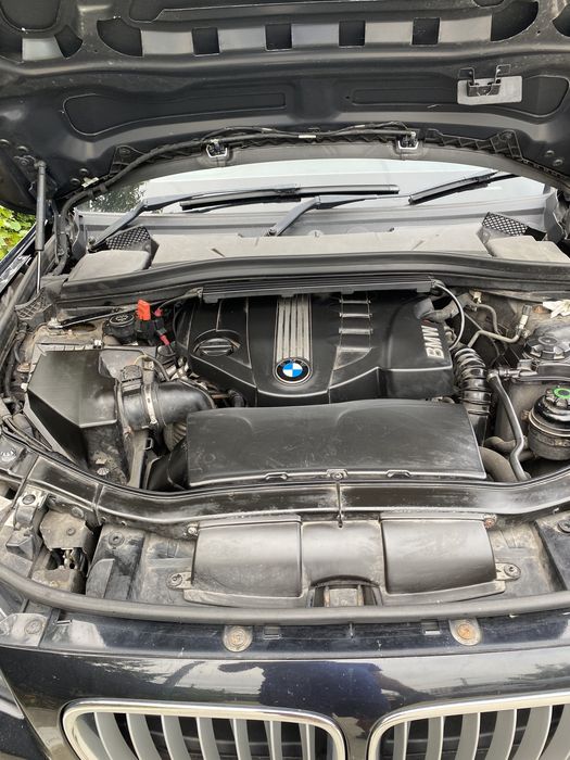 Haion cu lunetă BMW X1  2011