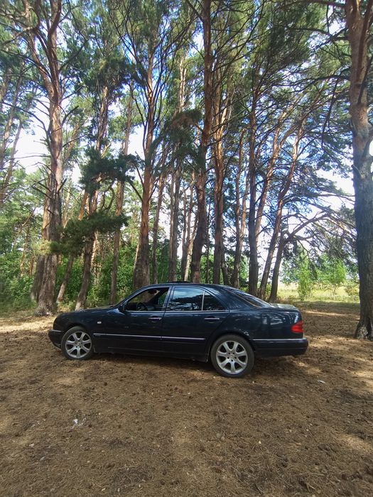 Продам мерседес бенсе 210