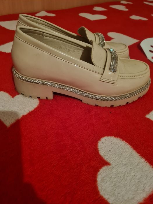 Vand schimb pantofi nr 37