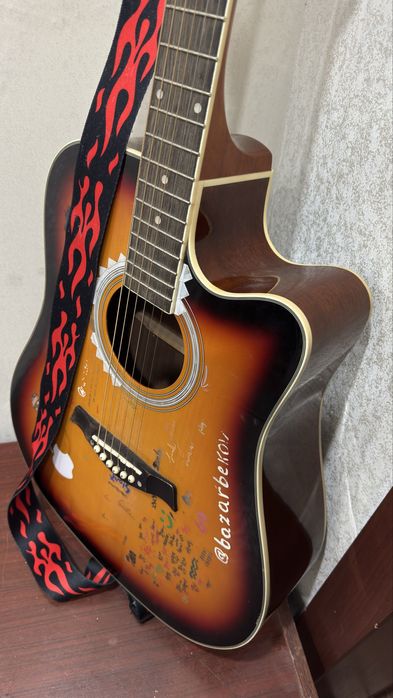 Гитара акустичиский