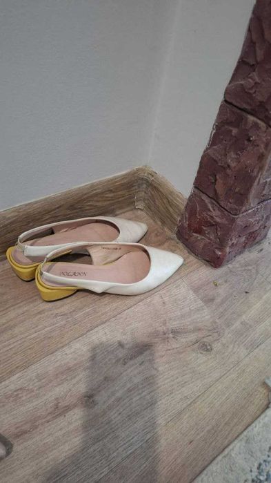 Продам босоножки