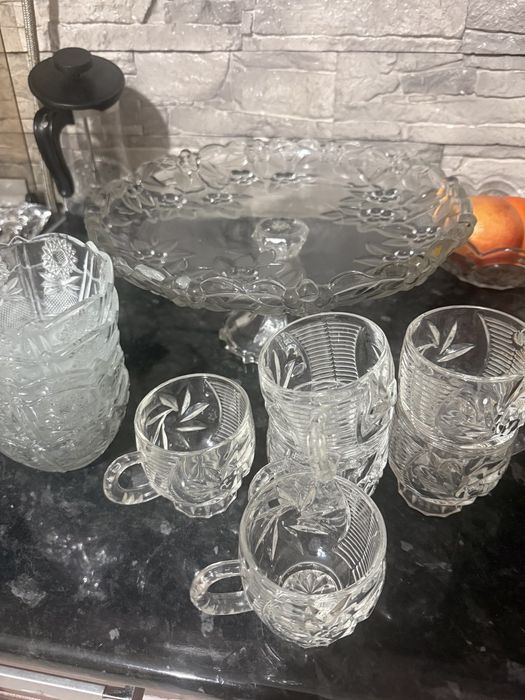 Тортница,салатники, бокалы всё за 3500тг