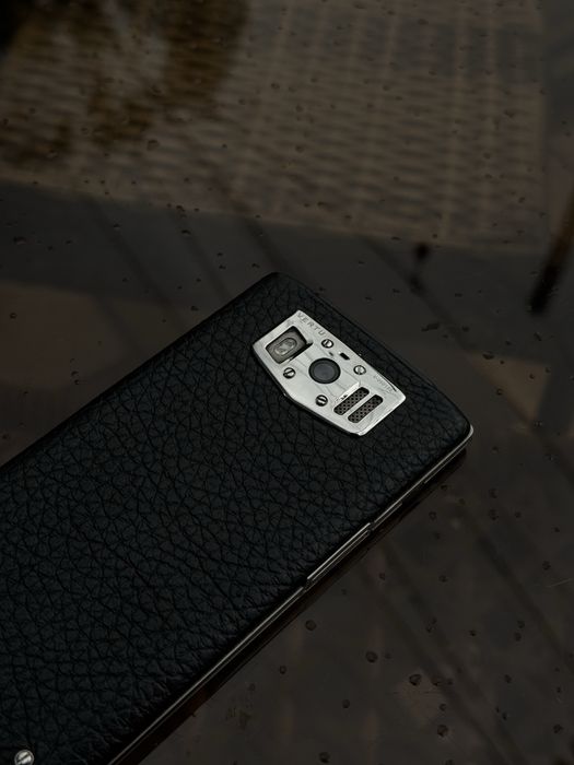 В наличии телефон VERTU
