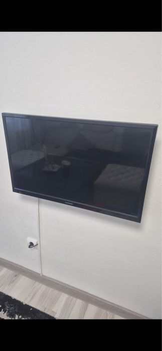 Vand tv 80 cm diagonala +suport perete