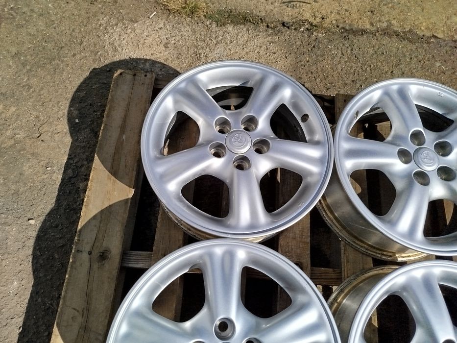 15 цола 5 х 100 мм Тойота Приус / Авенсис / Корола - 6 инча / ЕТ 39