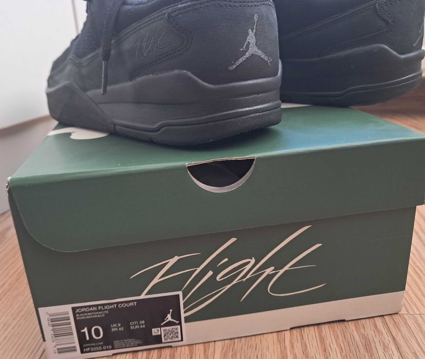 Adidasi Nike Jordan Flight Court noi