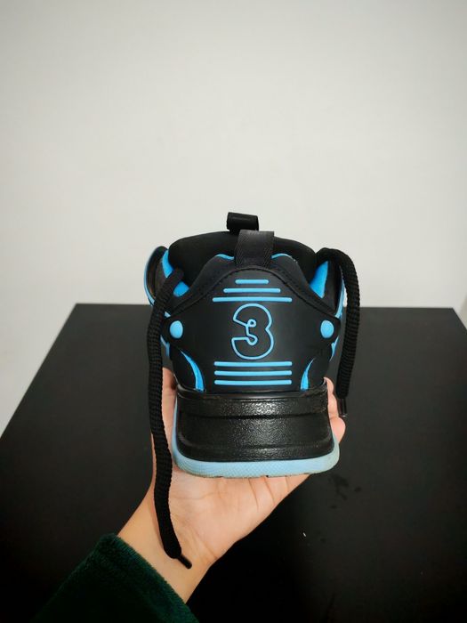 Vând pereche de adidași gryxx