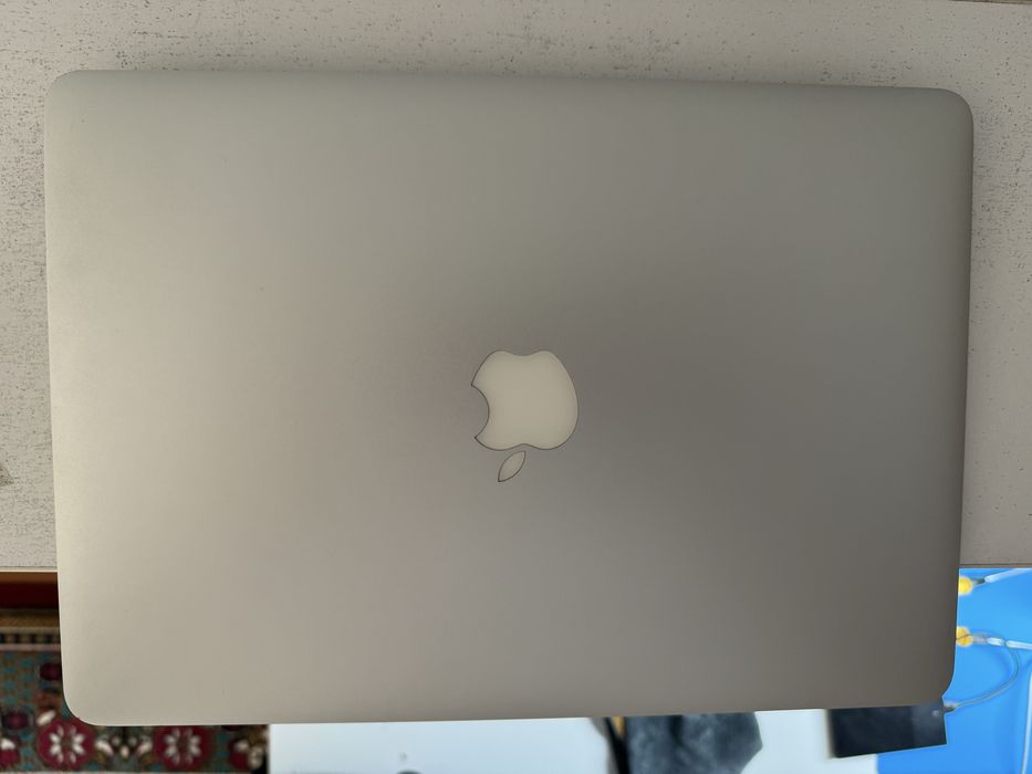 Macbook air /4/128