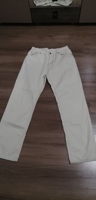 Фирменные джинсы Levi's