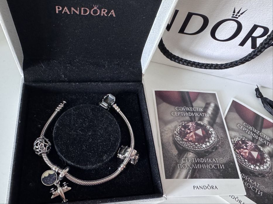 Браслет и шармы pandora
