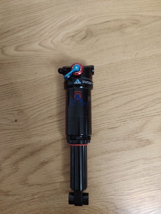 Shock Amortizor bicicleta spate pe aer Magic Grip by RockShox 205x60