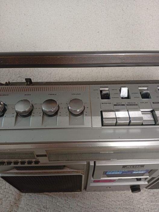 Radio caset Hitachi TRK 8210  Japan