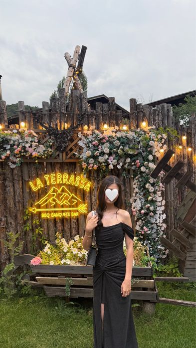 Изященое вечернее платье