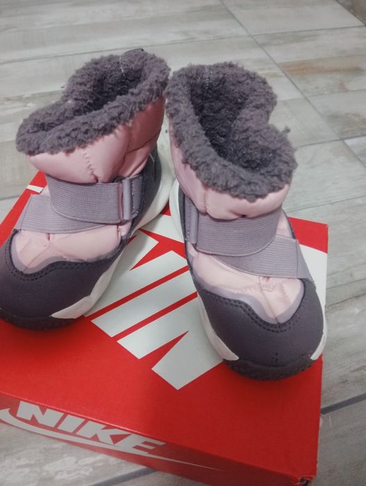 Vând ghete fetiță