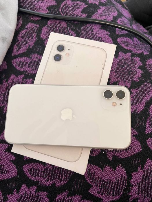 Продам iphone 11 белый