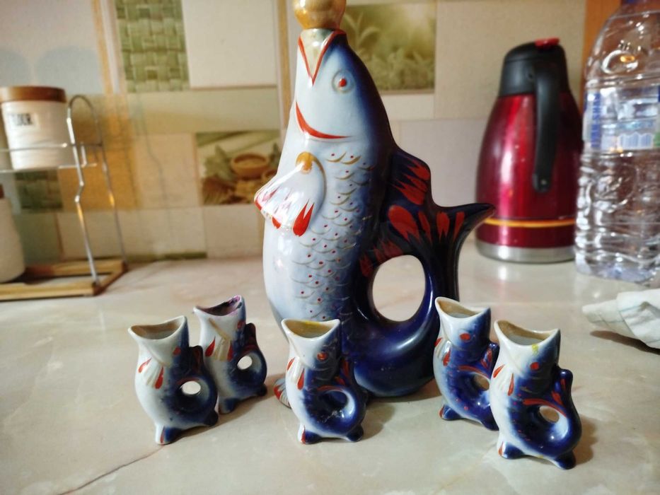 Antikvariyat suv idishi