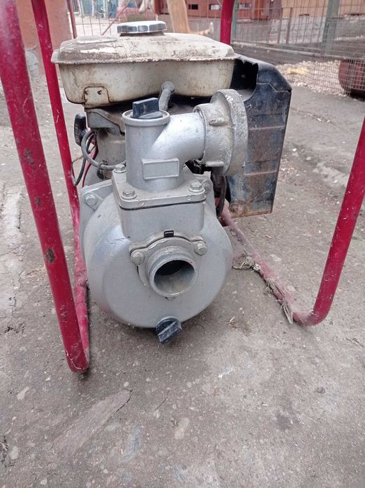 Vând motor de udat honda 150