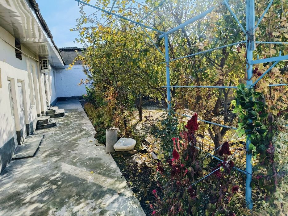 Сабзавот,Чоштепада 9 хоналик ховли 3.8 соток ери билан сотувда