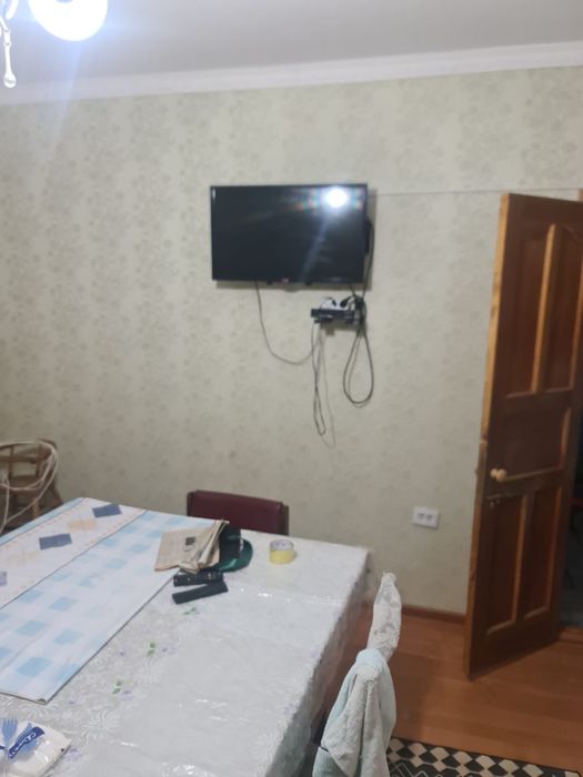 Продам стол для гостиной