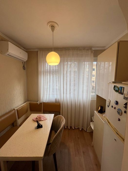 Своя !!!  2-х комнатная 2 этаж рисовый базар.