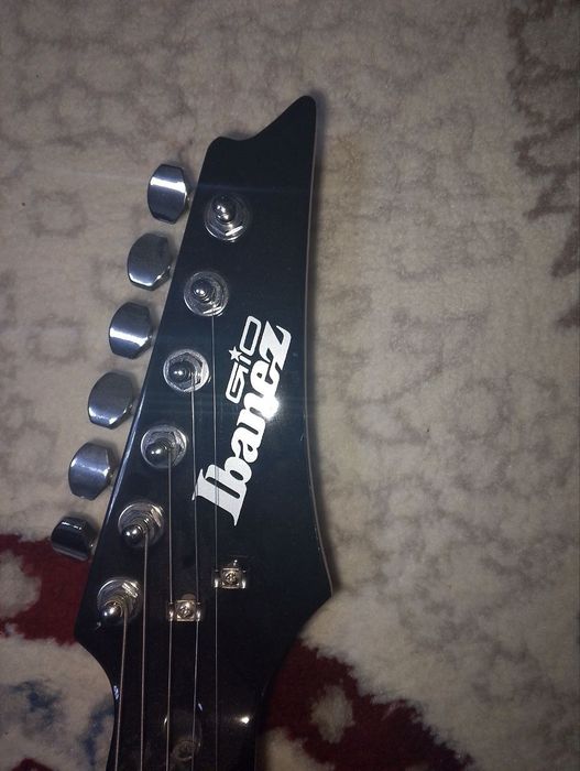 Gitara sotiladi holati ideal narxini kelishamiz