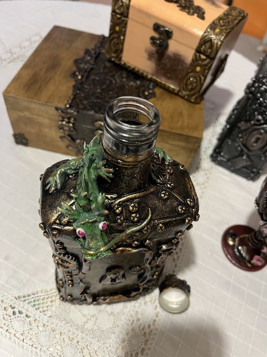 Бутилка за алкохол с дракон