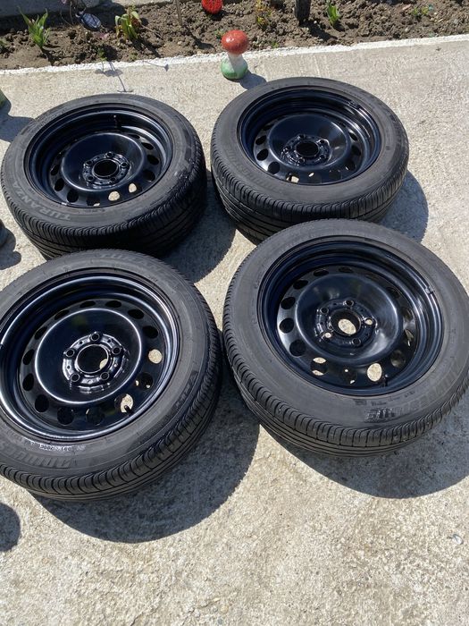 Cauciucuri vară 205/55/16 cu jante de tablă
