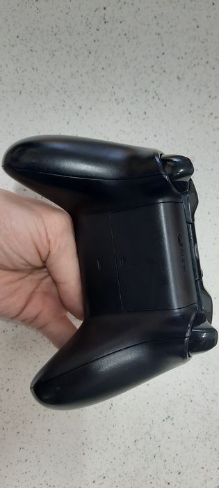 Vand maneta xbox one  în stare buna