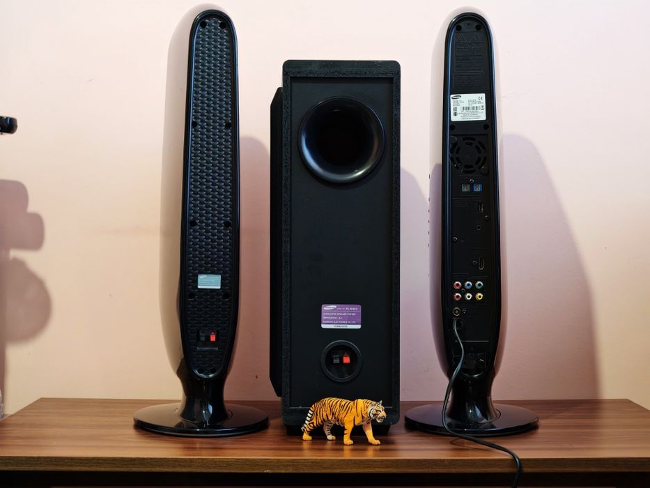 Samsung RTS-HE10. A/V system 2.1. O realizare de top. Preț fix !