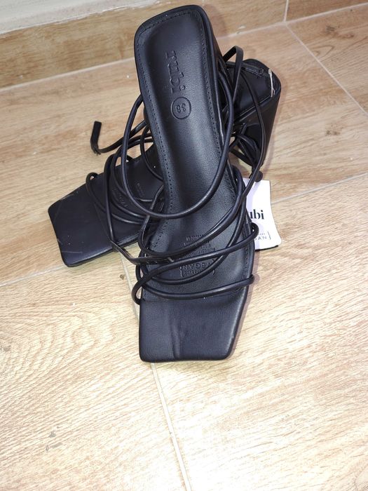 Сандали на висок ток, нови