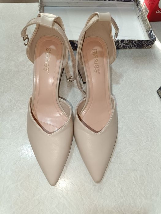 Женские туфли 38 размера