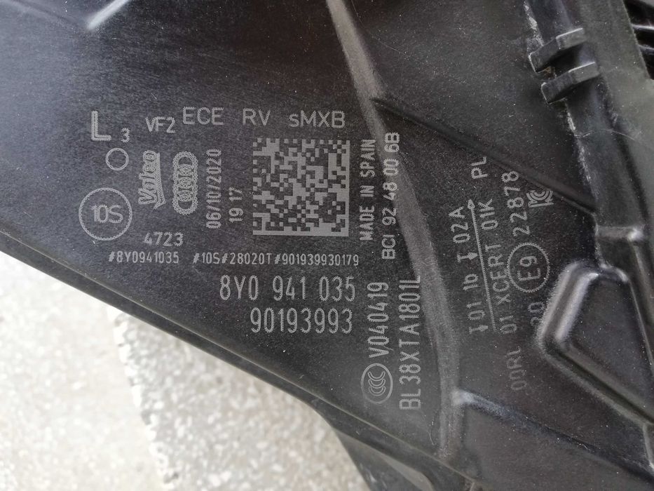 Фар Ауди А3 ляв LED/Фар Audi A3 S3 RS3 8Y FULL Matrix LED