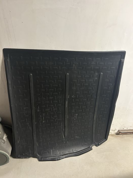 Стелка за багажник Toyota Corolla 2019 TS Upper Level