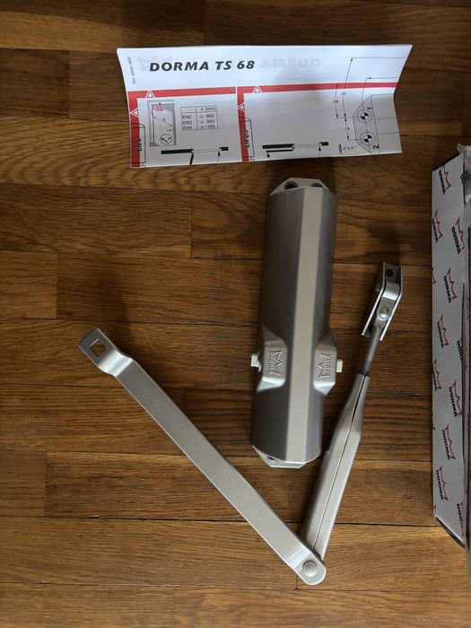 Горен автомат за врата Dorma 4 броя